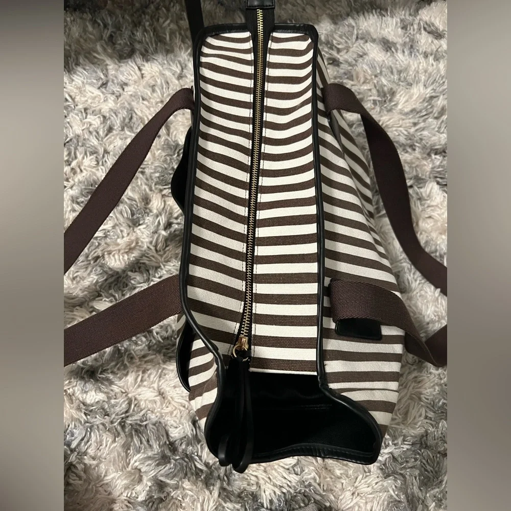 Henri Bendel Dog bag